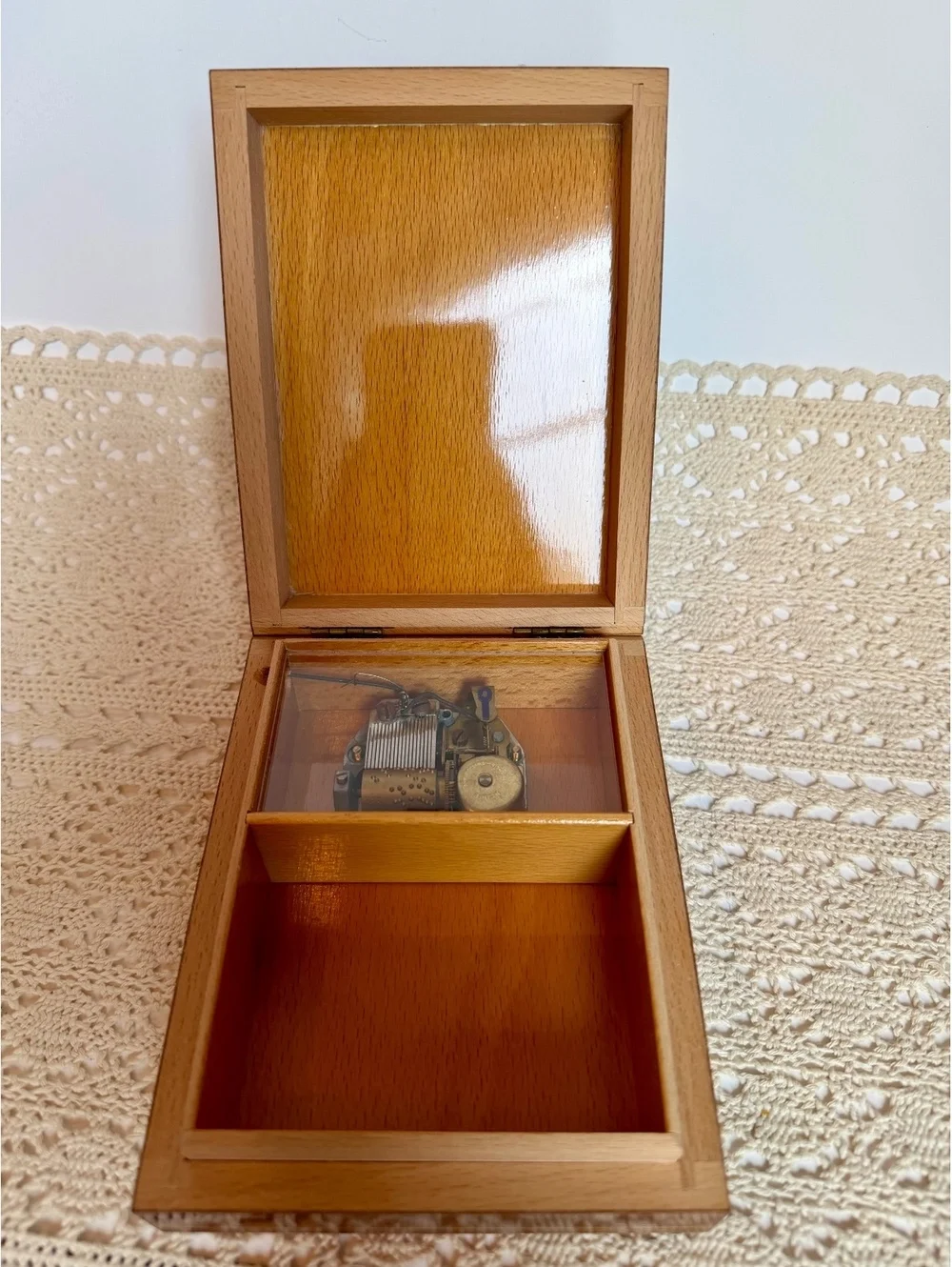 Vintage Reuge Swiss Music Box Santa Notte Christmas Carolers Wood Box